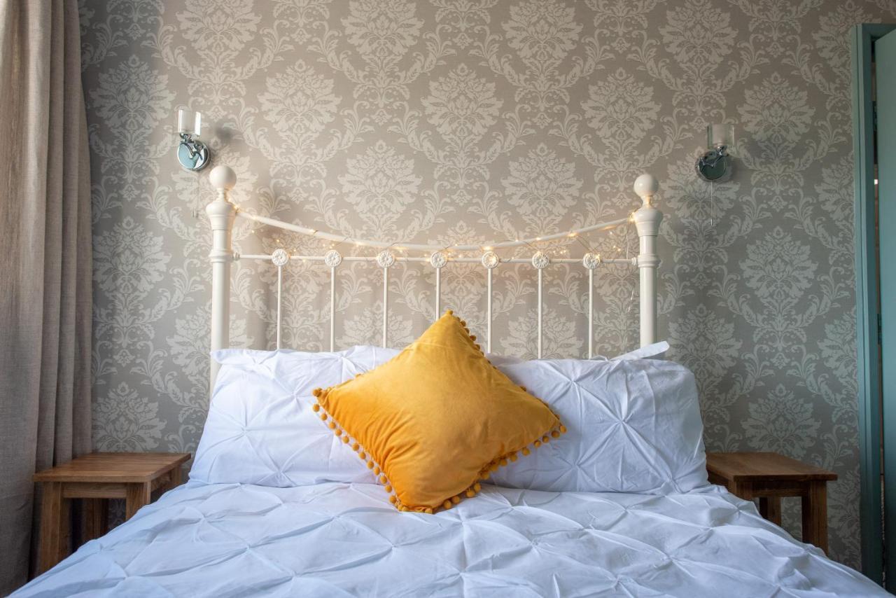 Clovelly Guest House Лайм-Реджис Экстерьер фото