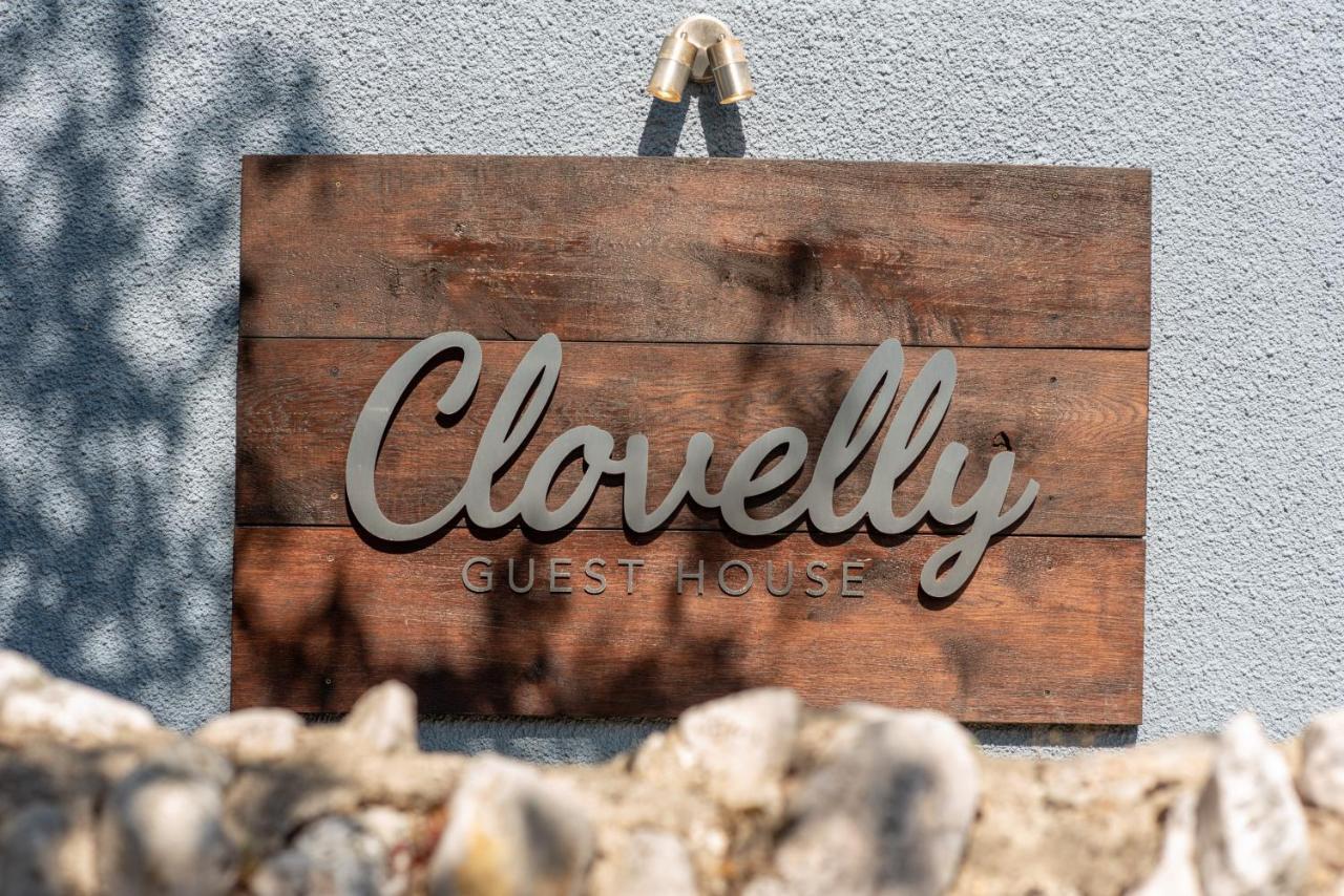Clovelly Guest House Лайм-Реджис Экстерьер фото