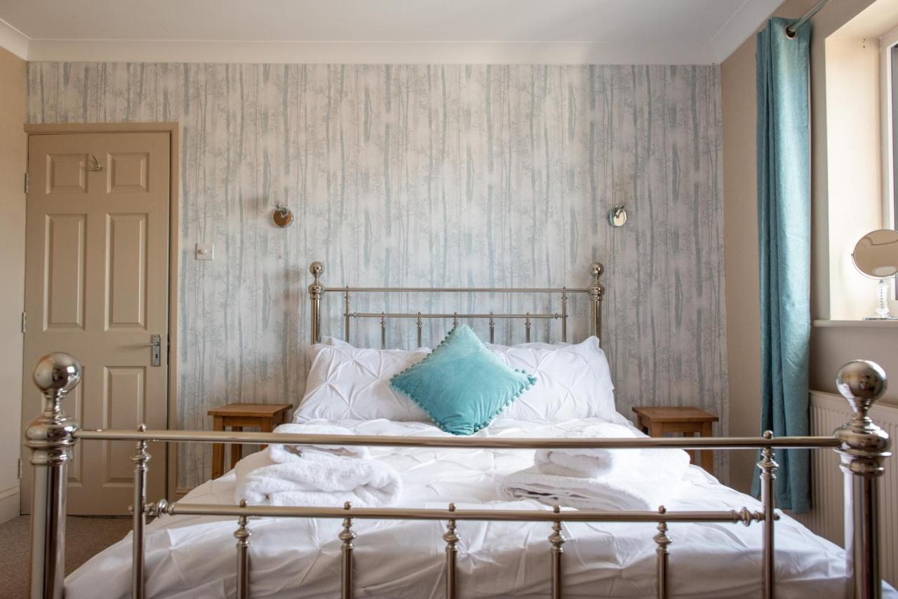 Clovelly Guest House Лайм-Реджис Экстерьер фото
